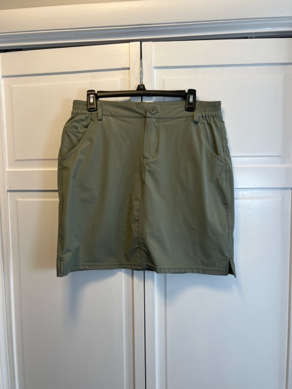 Willit Women’s Skort Size Womens Medium Color Green